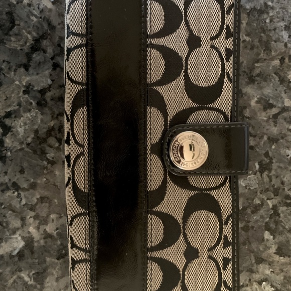 Coach Bags Authentic Coach Zipper Wallet With Snap Closure Poshmark